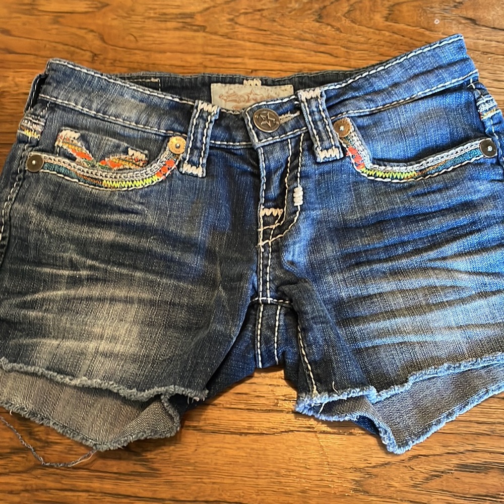 Big Star Liv Cutoff Jean Shorts - Picture 5 of 6